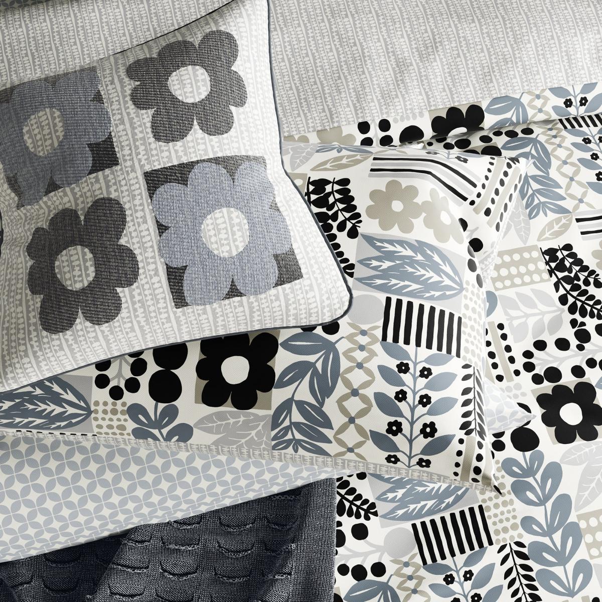 Helena Springfield Freyja & Elsa Cushion Black and white – image 2