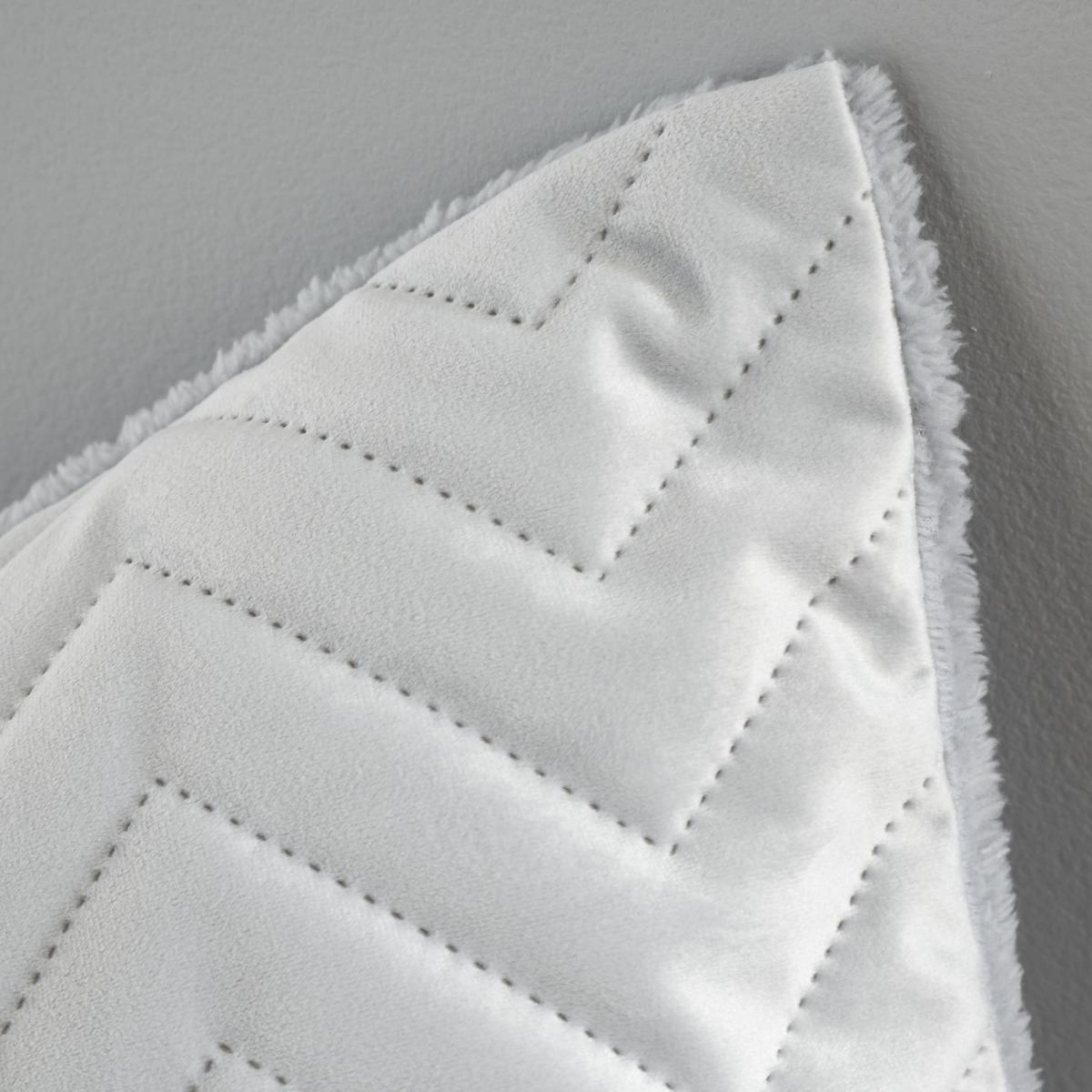 Catherine Lansfield So Soft Velvet Touch Silver Zig Zag Pinsonic Cushion Silver – image 3