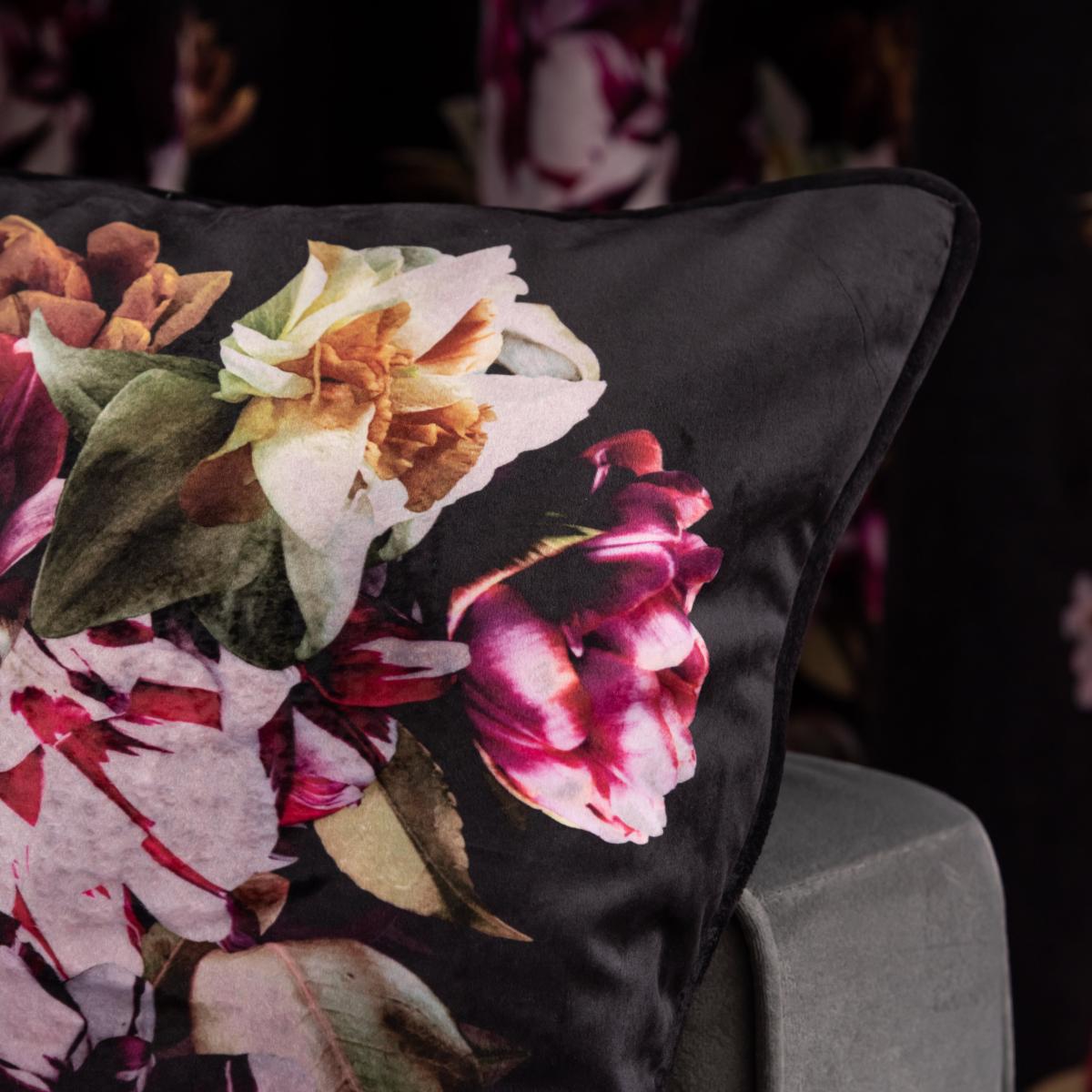 Maximalism Multi Cushion Pink/Blue/White – image 2