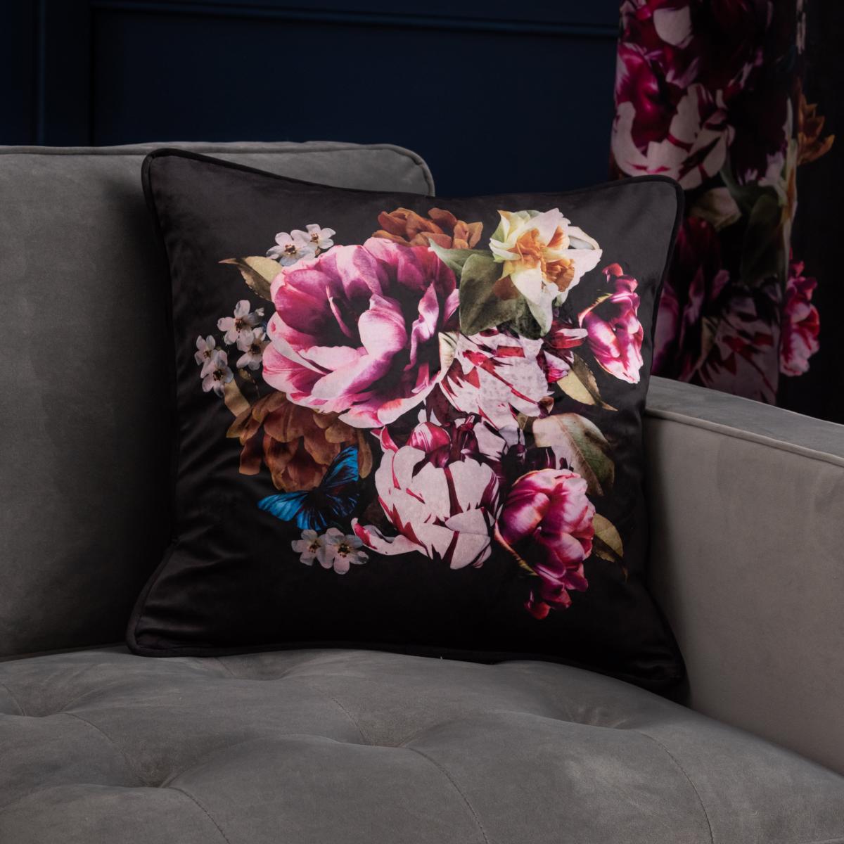 Maximalism Multi Cushion Pink/Blue/White – image 1