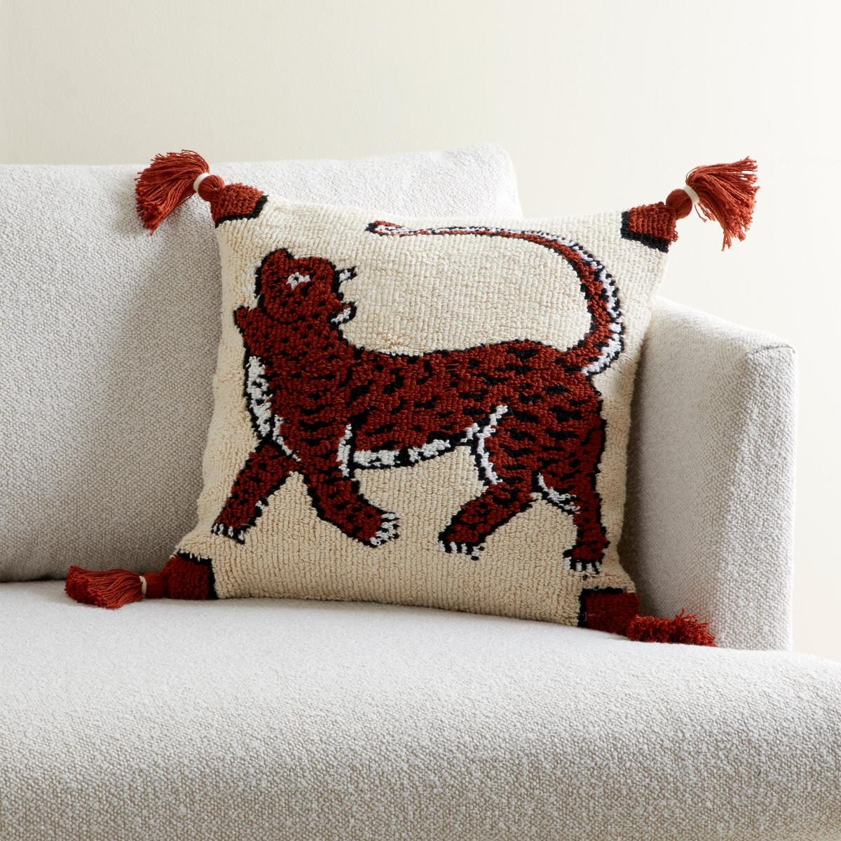 Tufted Tiger Cushion Brown – image 1