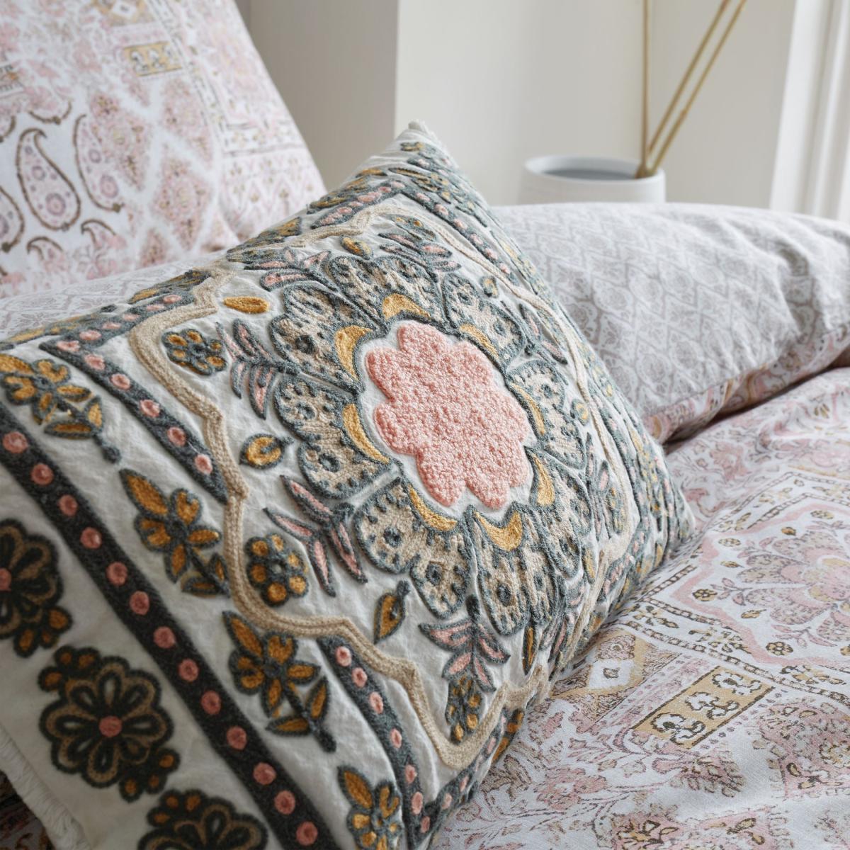 Pineapple Elephant Iniko Natural Cushion Natural – image 2