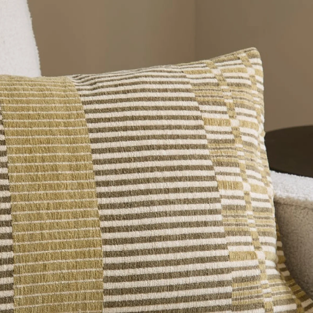Chenille Jacquard Rectangle Cushion – image 2