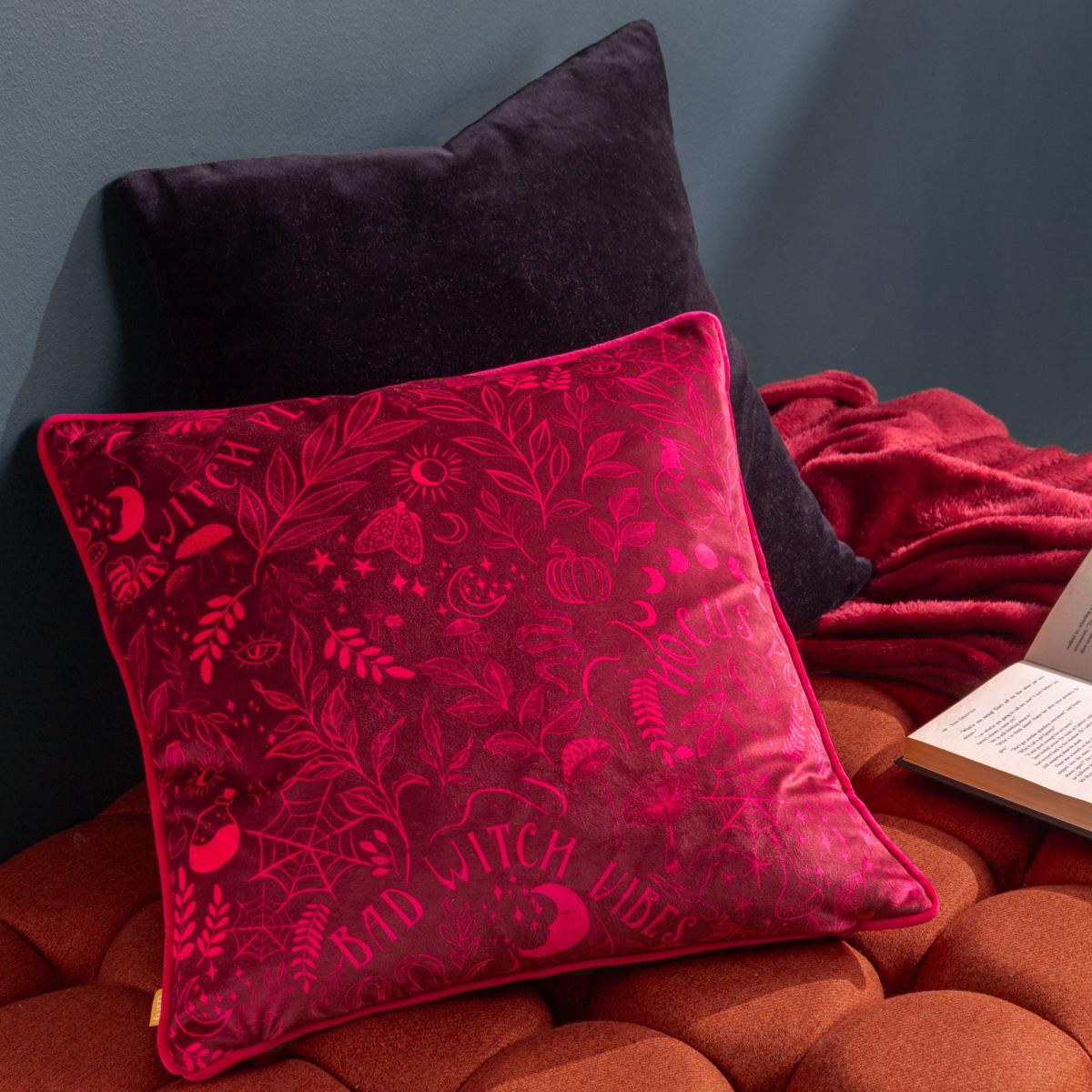 furn. Bad Witch Vibes Square Cushion Pumpkin (Orange) – image 3