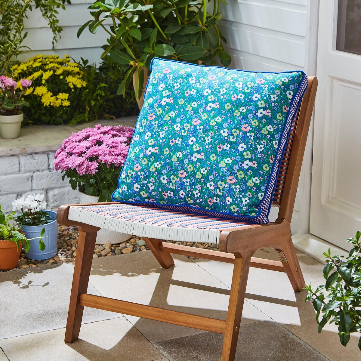 Sophie Robinson Sunshine Flowers Outdoor Boxed Square Cushion – image 5