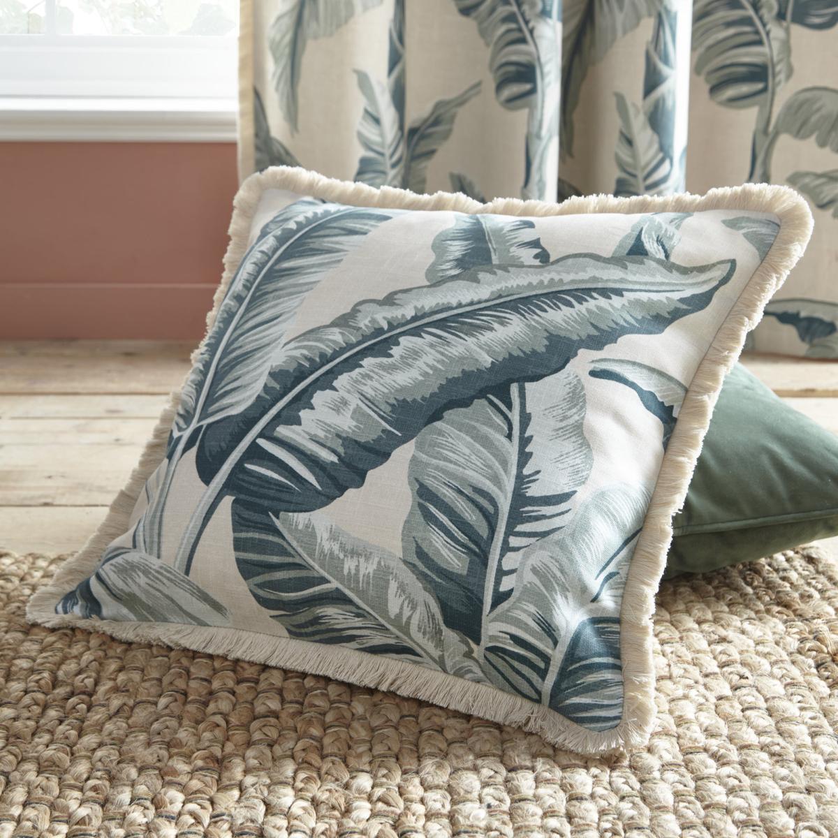 Tropical Palms Cushion Green – image 1