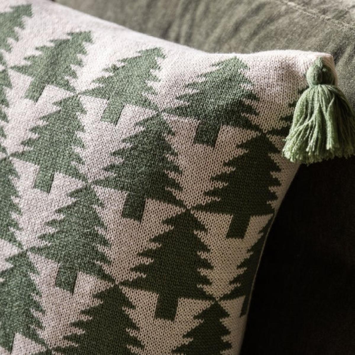 Charming Noel Knit Tree Square Cushion – image 2