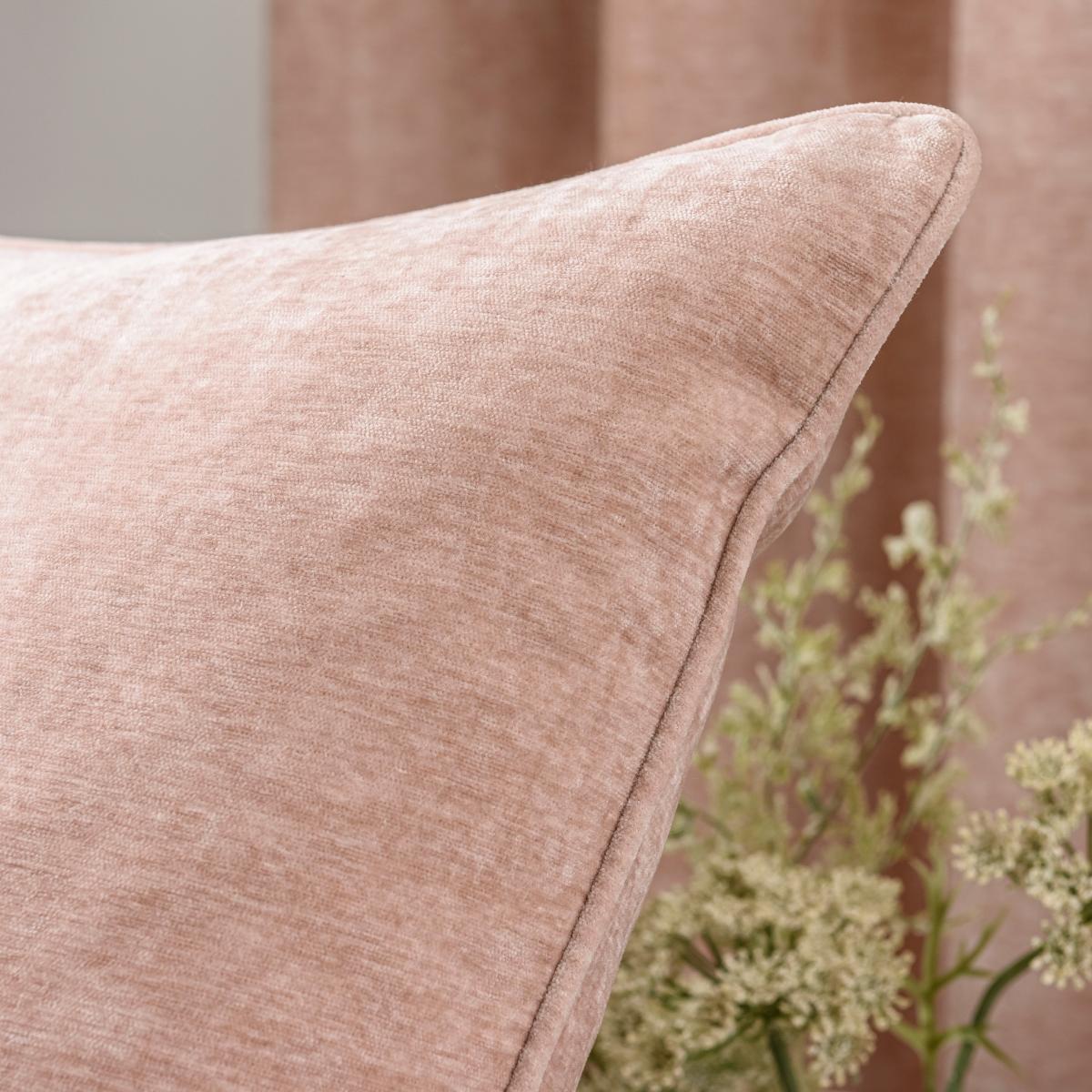 Vintage Chenille Square Cushion Blush – image 3