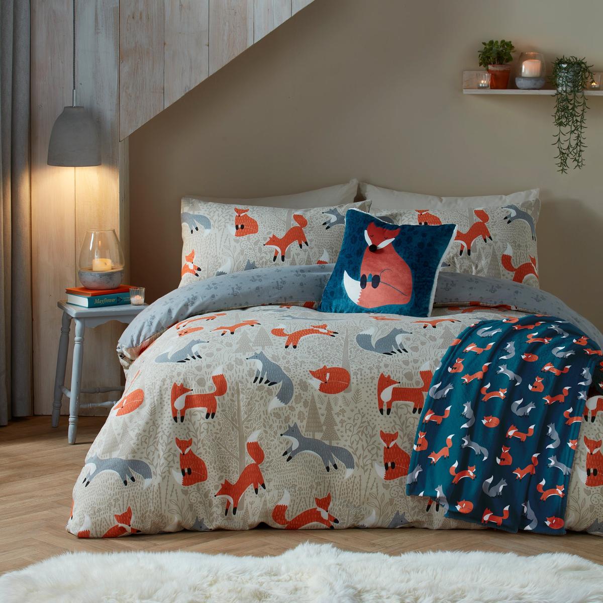 Fusion Snug Foraging Fox Cushion Teal (Green) – image 3