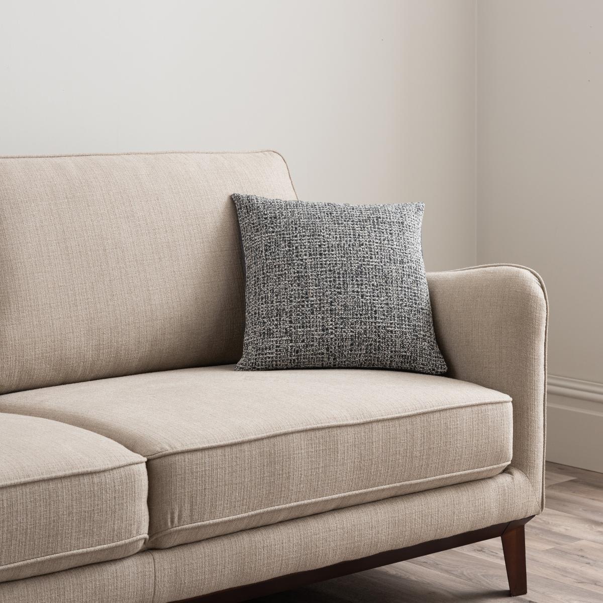 Chunky Tweed Boucle Cushion Black/White – image 2