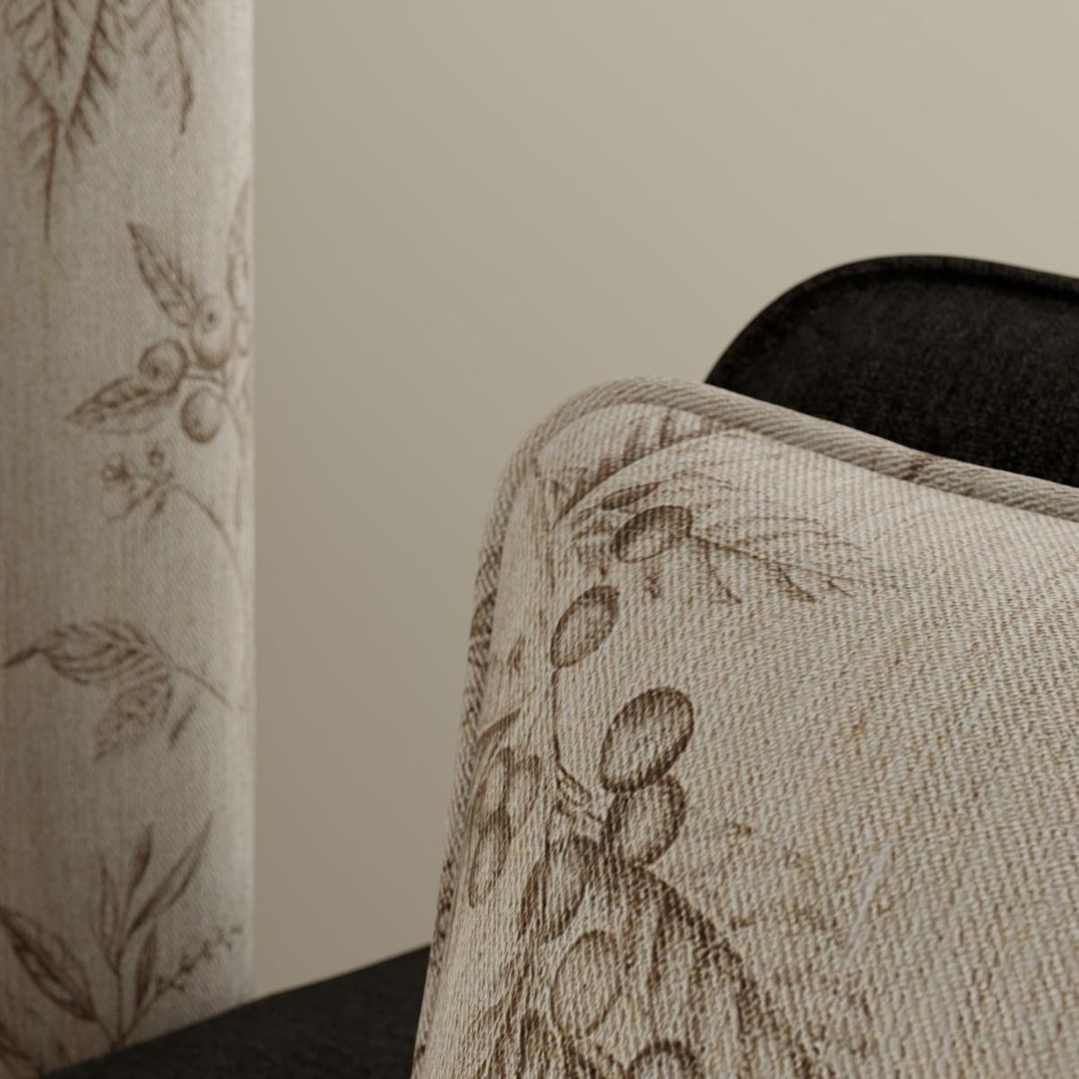 Forest Berries Square Cushion Natural – image 2