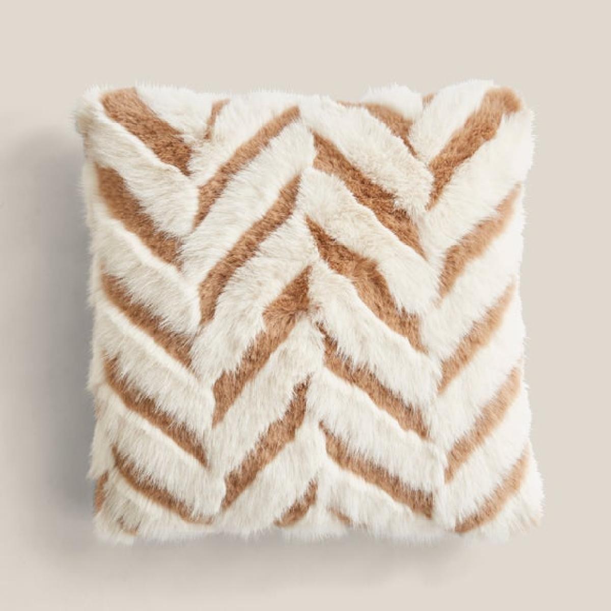 Global Chevron Fur Square Cushion – image 3