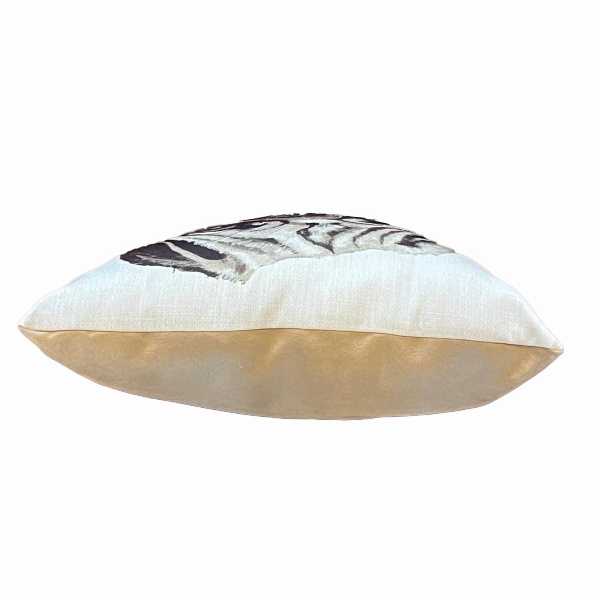 Daro Pug Square Cushion – image 3