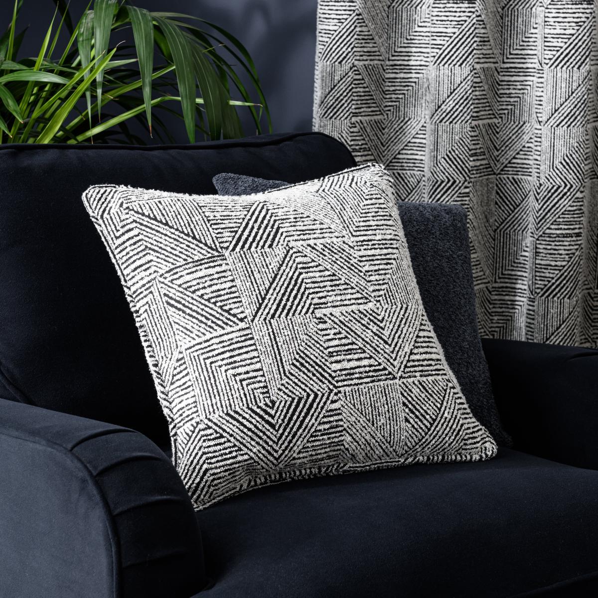 Geometric Tile Boucle Cushion Black – image 2