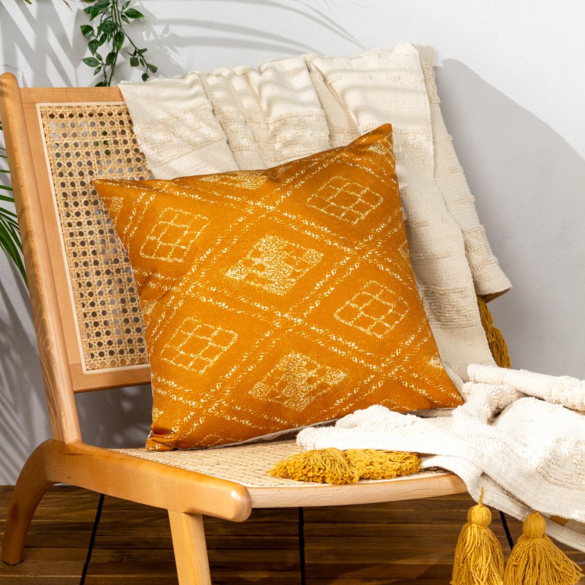 furn. Atlas Outdoor Cushion Natural – image 1
