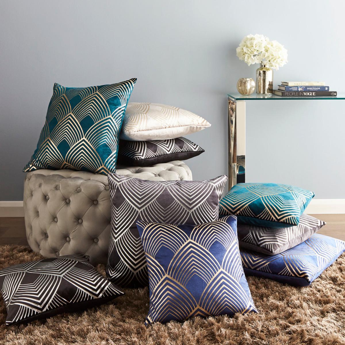Geo Foil Cushion Black – image 5