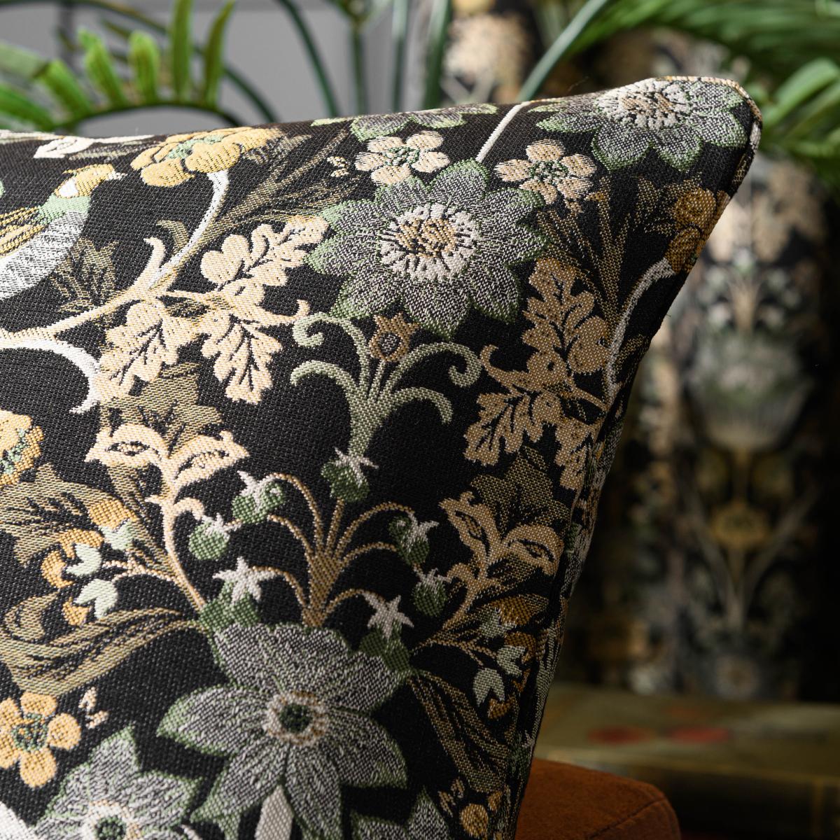 Highclere Cushion Black – image 2