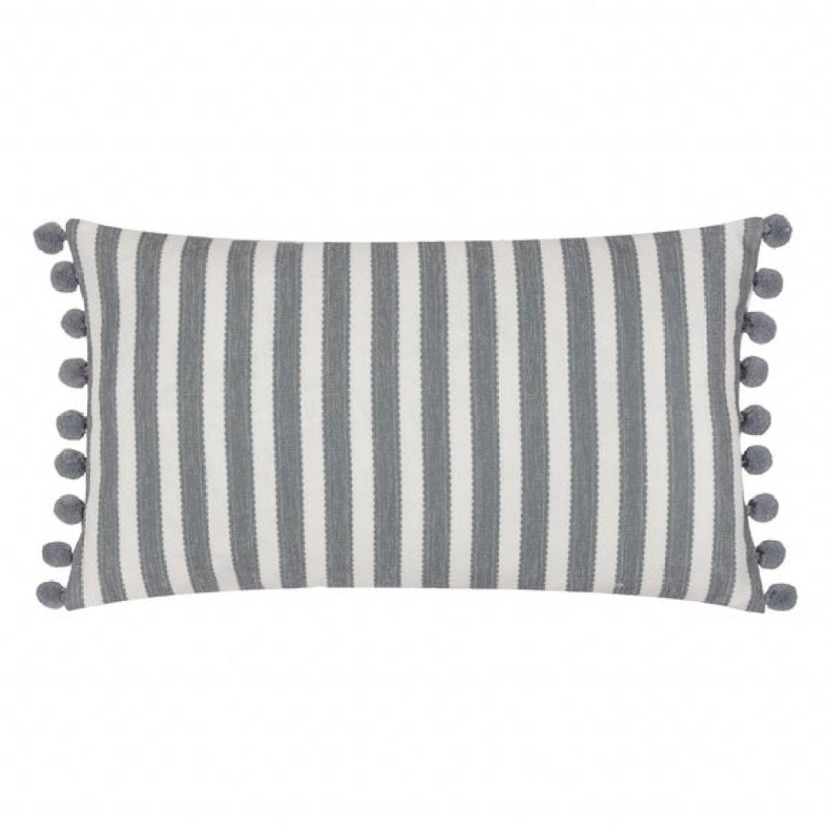 Sessile Leaf Rectangle Cushion – image 4