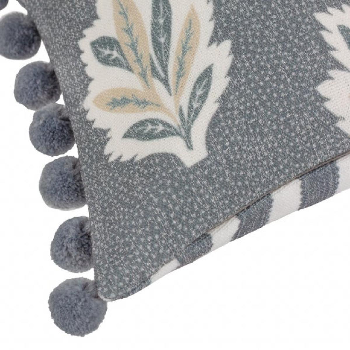 Sessile Leaf Rectangle Cushion – image 5