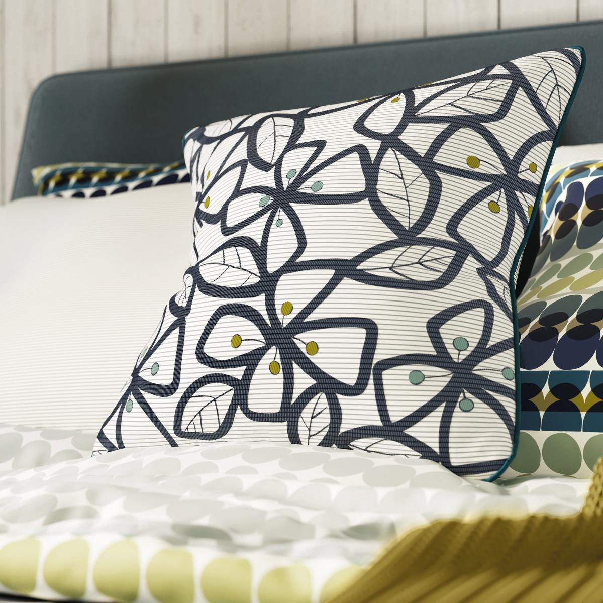 Helena Springfield Laila & Clara Cushion Green – image 2