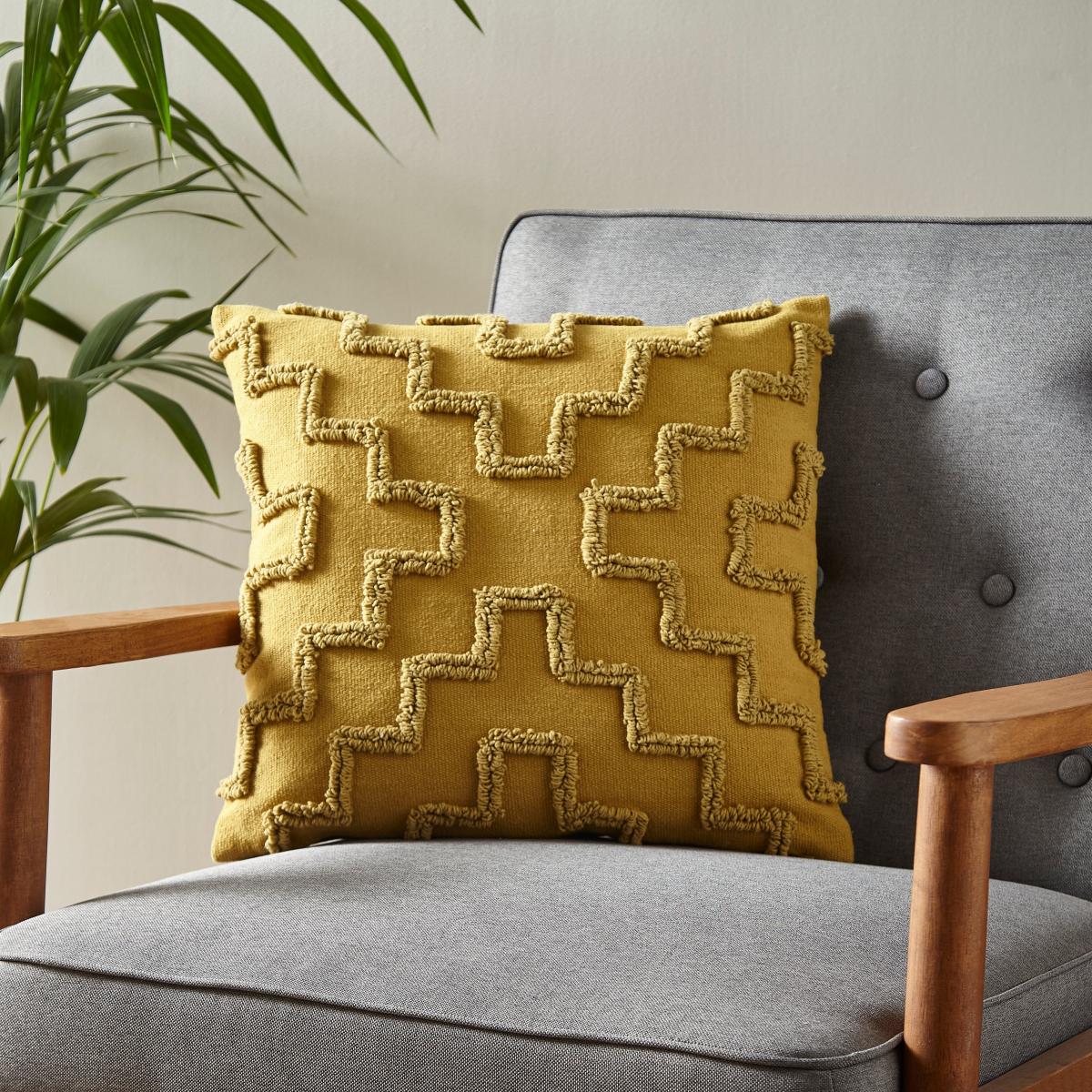 Loop Tufted Geometric Cushion Cover Mustard – image 1