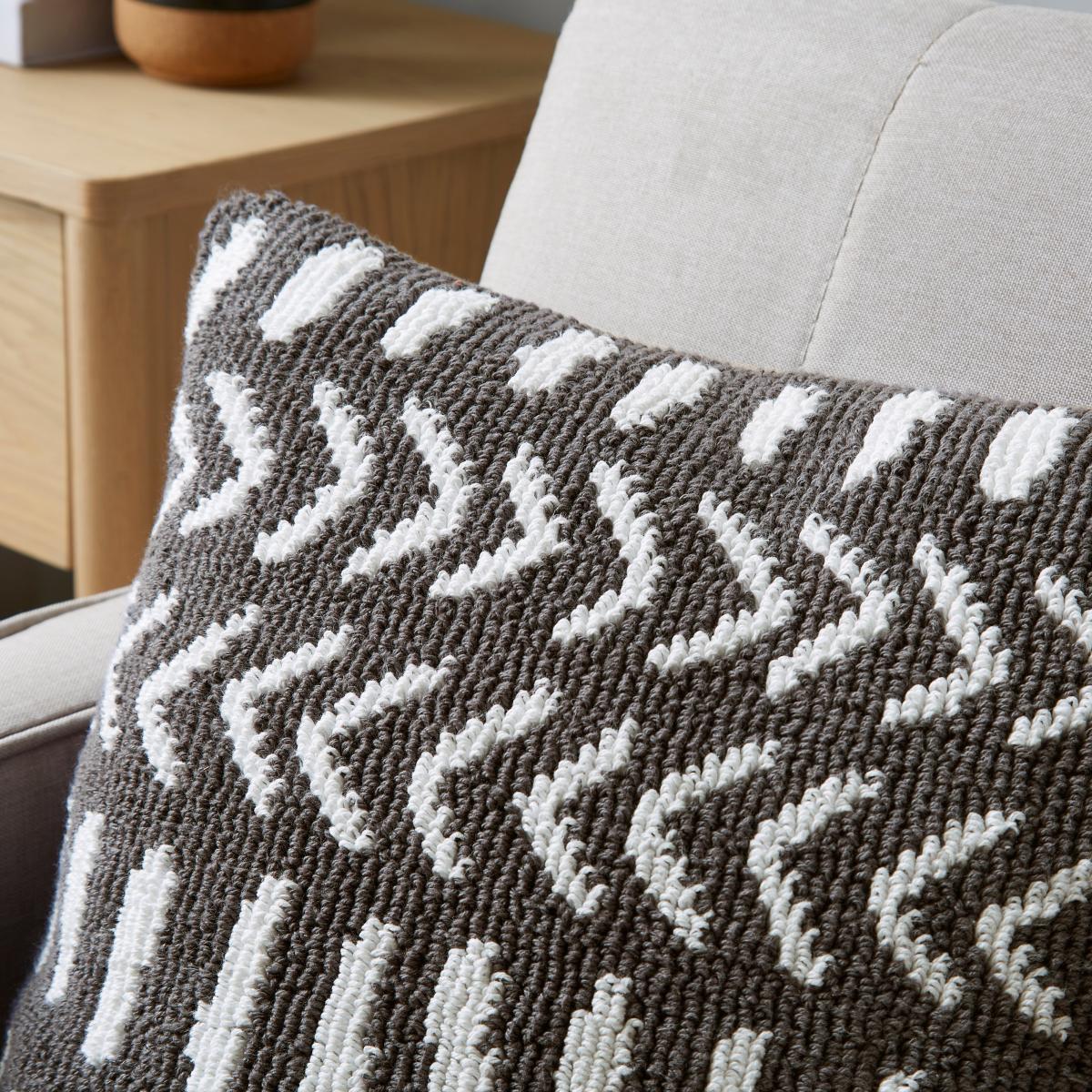 Circular Knit Arrows Cushion Grey – image 2