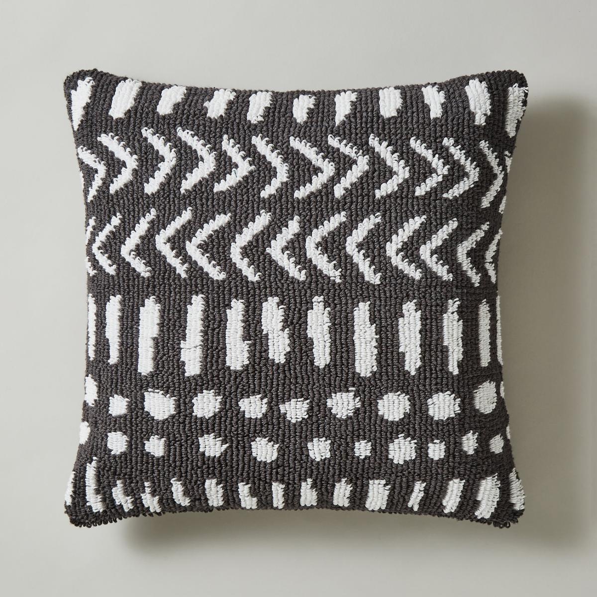 Circular Knit Arrows Cushion Grey – image 3