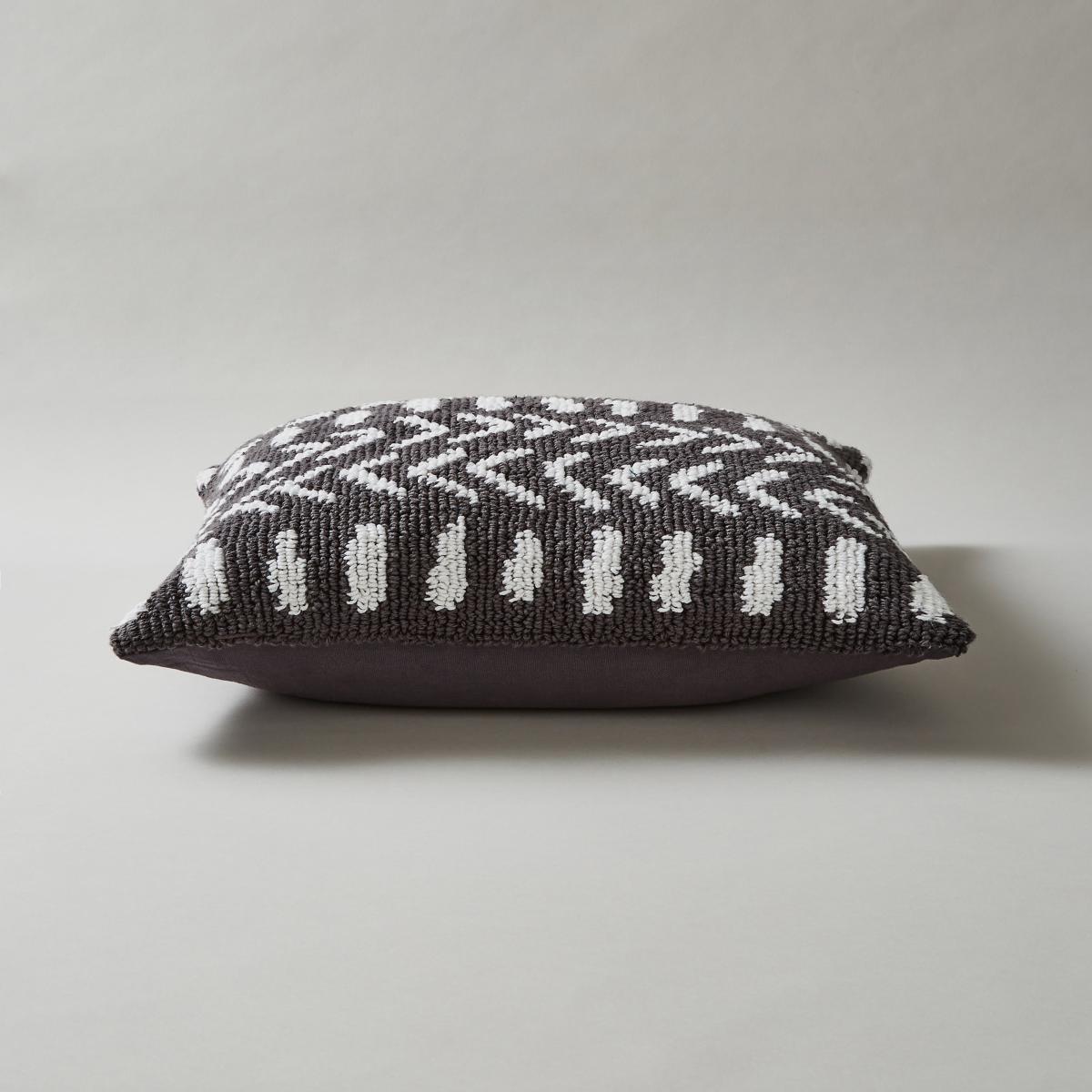 Circular Knit Arrows Cushion Grey – image 4