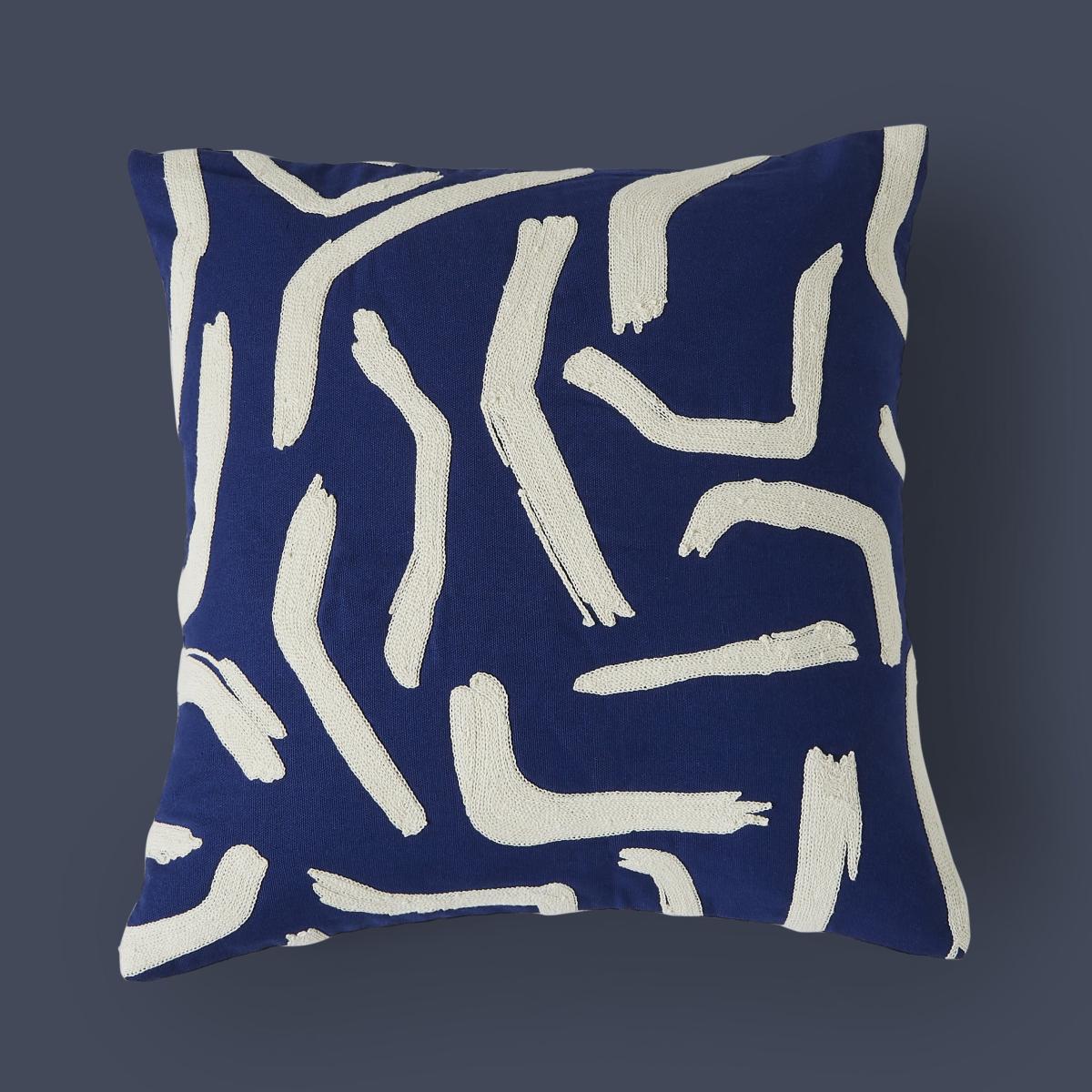 Elements Wiggle Cushion Classic Blue – image 4