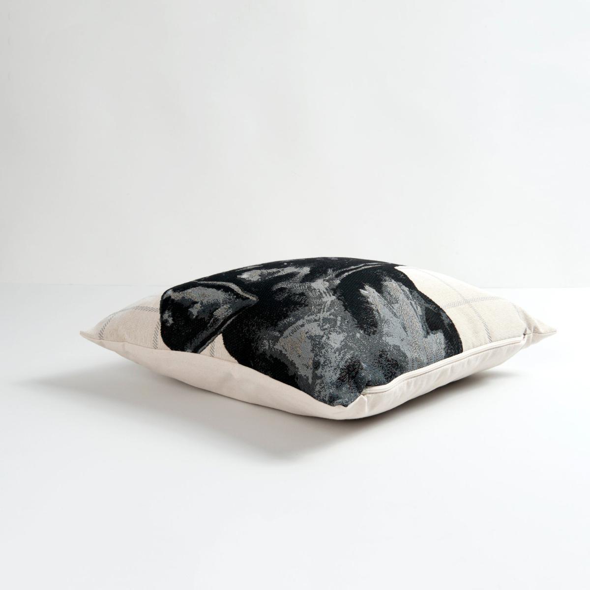 Labrador Tapestry Cushion Natural – image 3