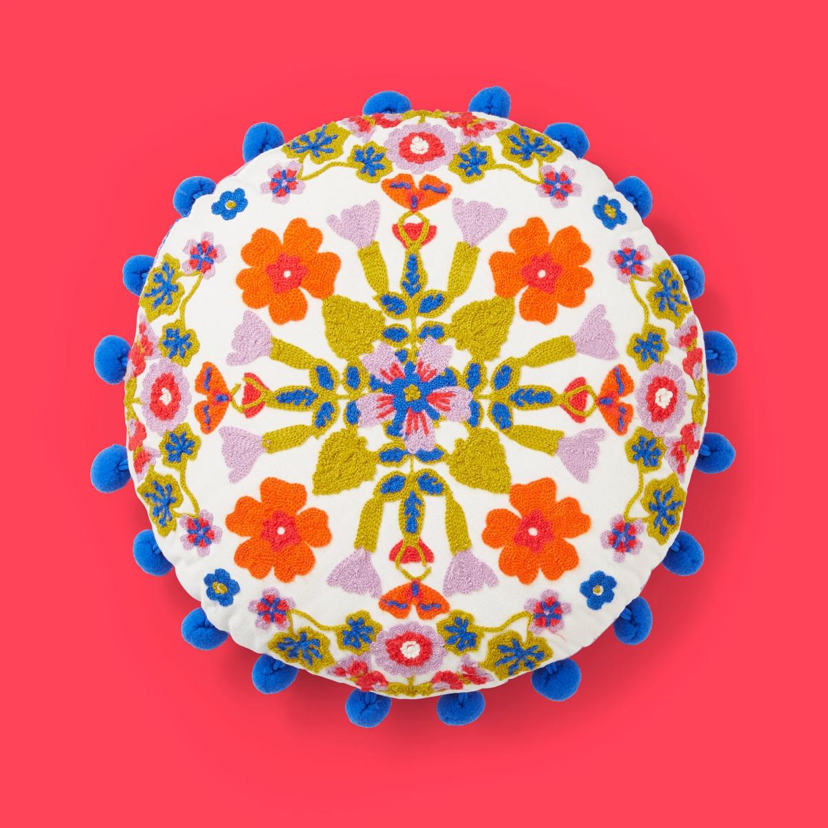 Sophie Robinson Courtyard Garden Round Cushion – image 2