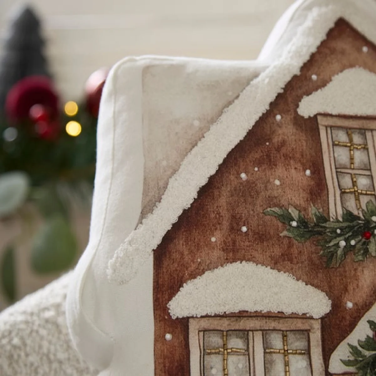 Beaded Traditional House Cushion – image 2