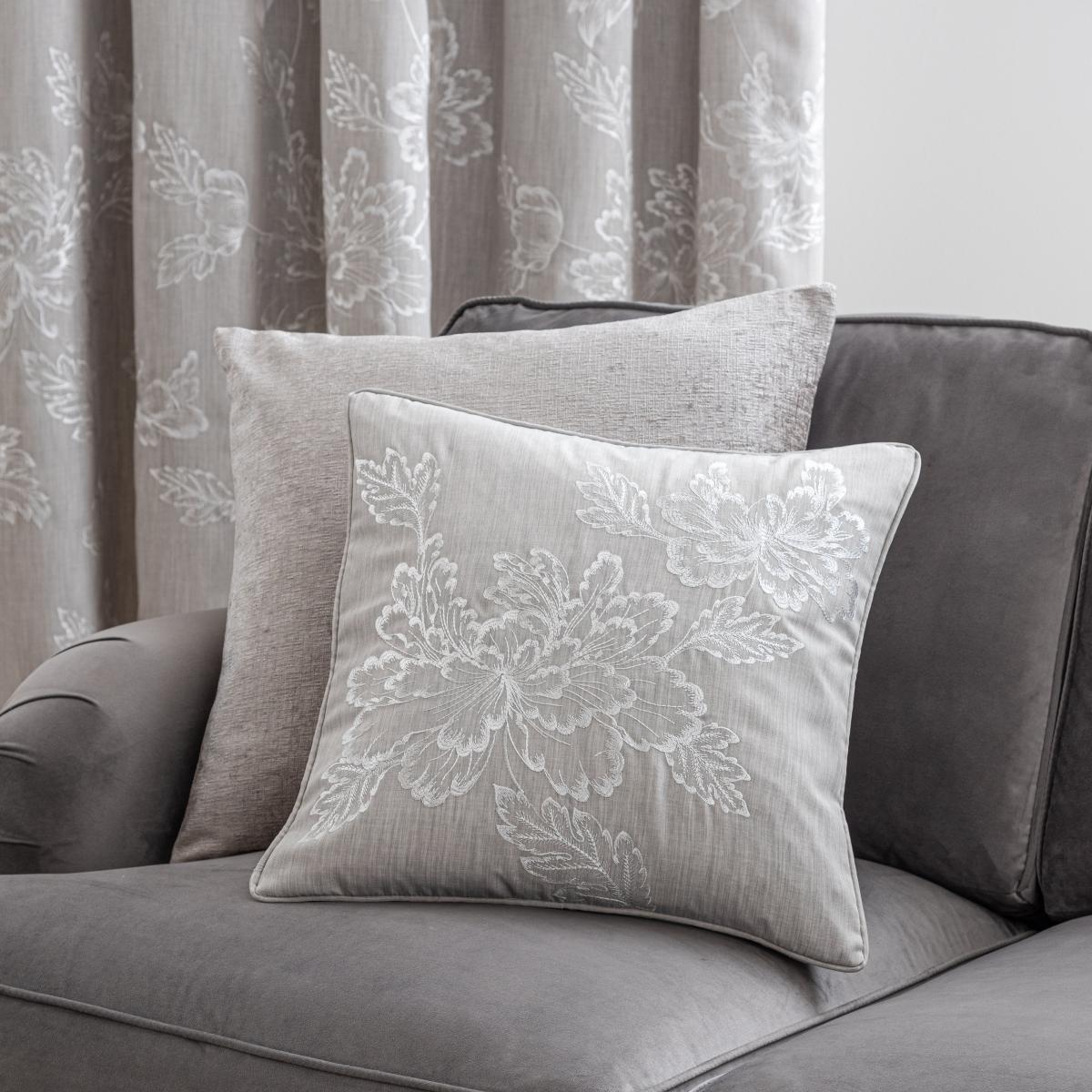 Flourish Cushion Grey/White – image 3