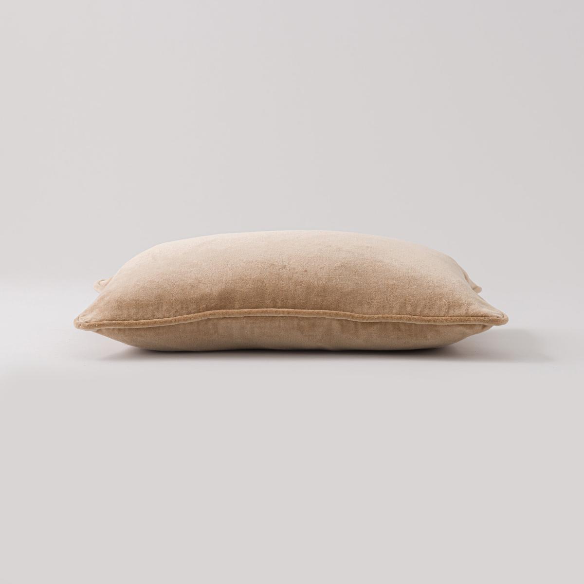 Clara Cotton Velvet Rectangle Cushion Warm Sand – image 4
