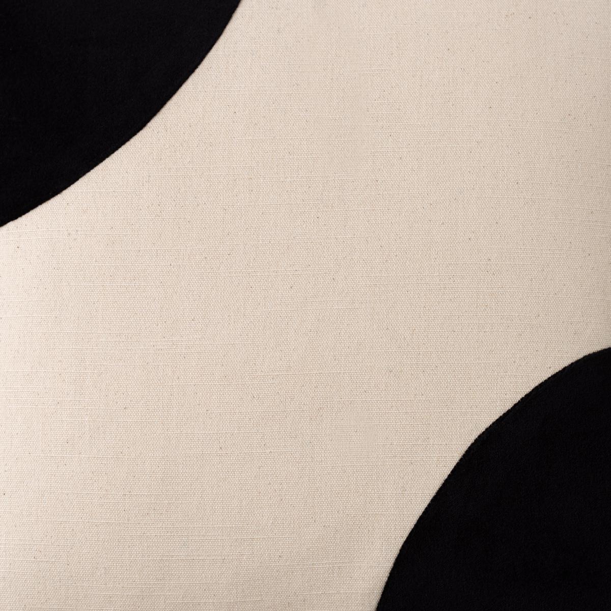 Clarabelle Black Cushion Black – image 4