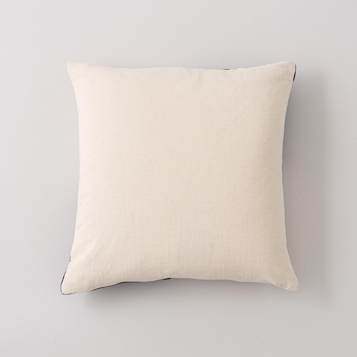 Clarabelle Black Cushion Black – image 5