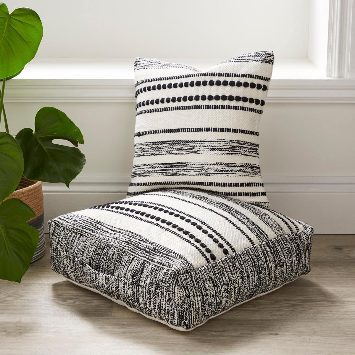 Finn Monochrome Cushion Black/white – image 5