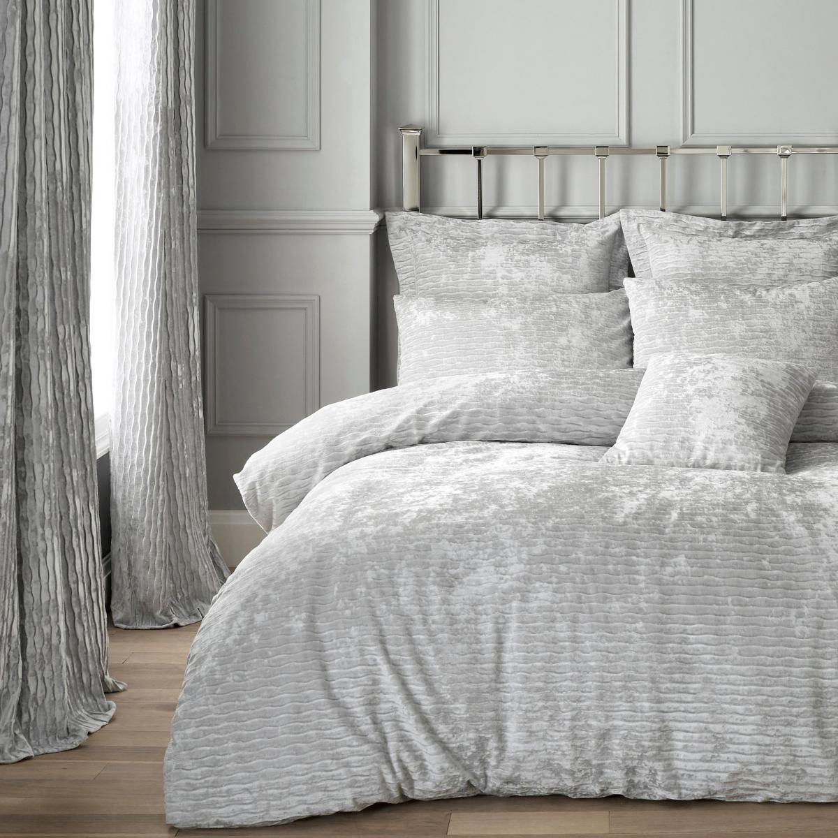 Tanith Silver Velvet Cushion Silver – image 3