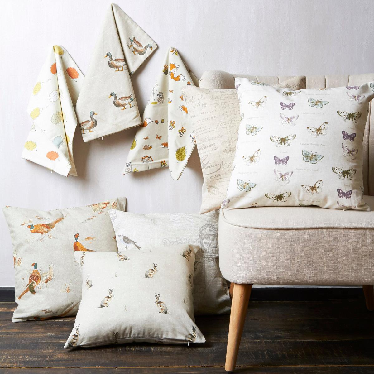 Hares Cushion Cover Brown – image 2