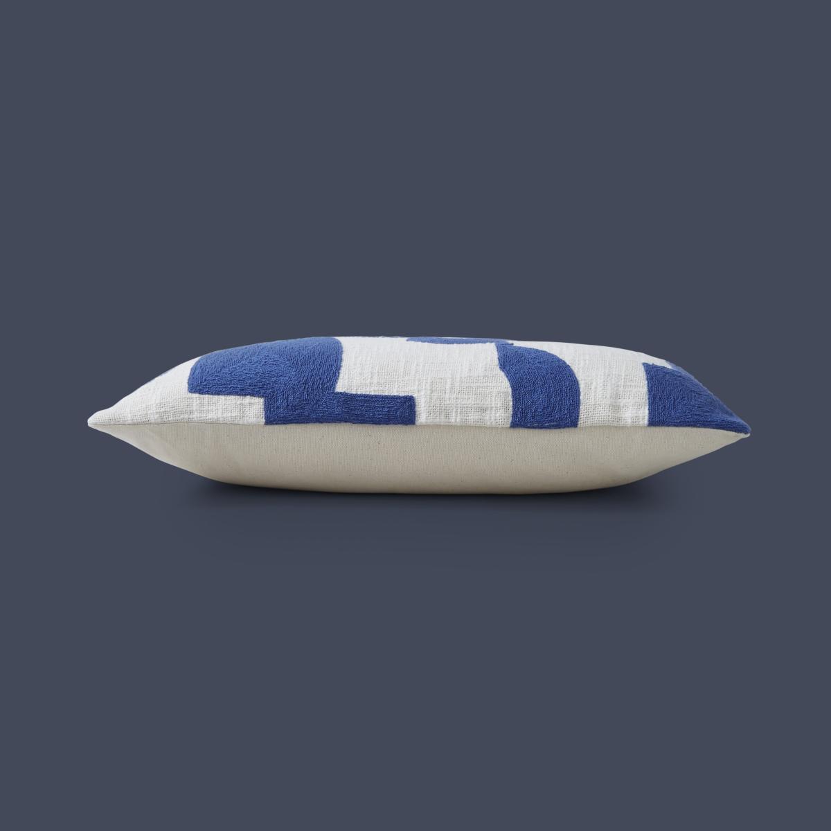 Elements Geometric Cushion Classic Blue – image 5