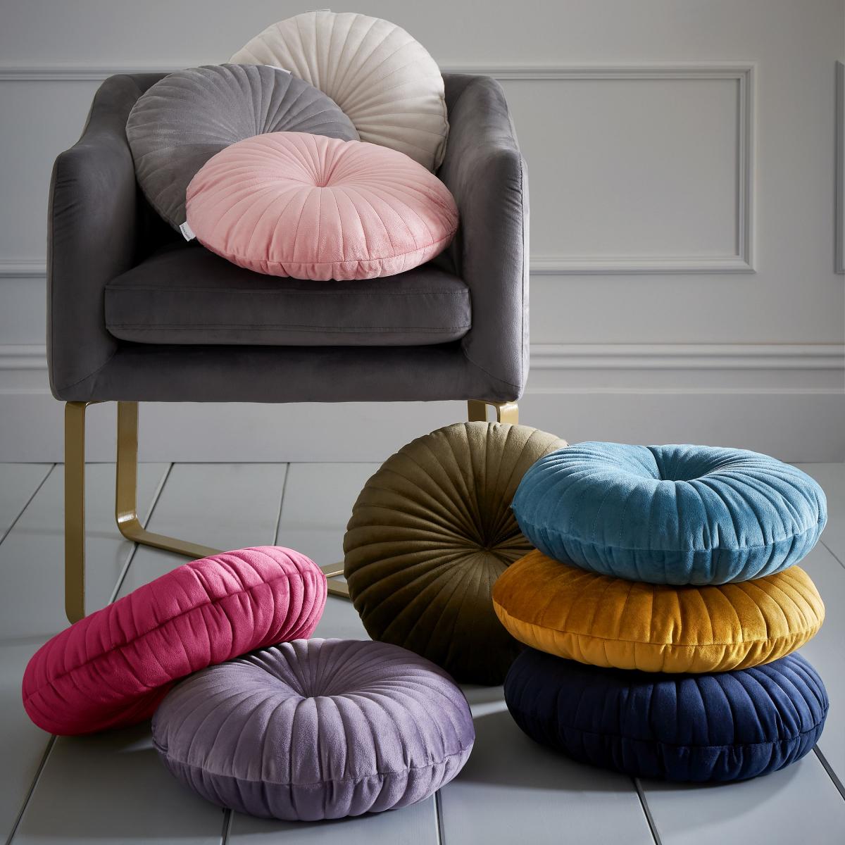Catherine Lansfield Stitch Detail Round Cushion – image 5
