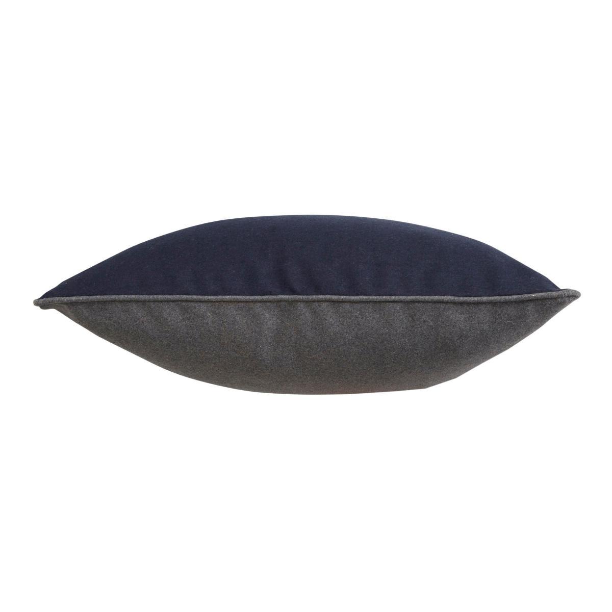 Oscar Felt Cushion Navy Blue – image 3