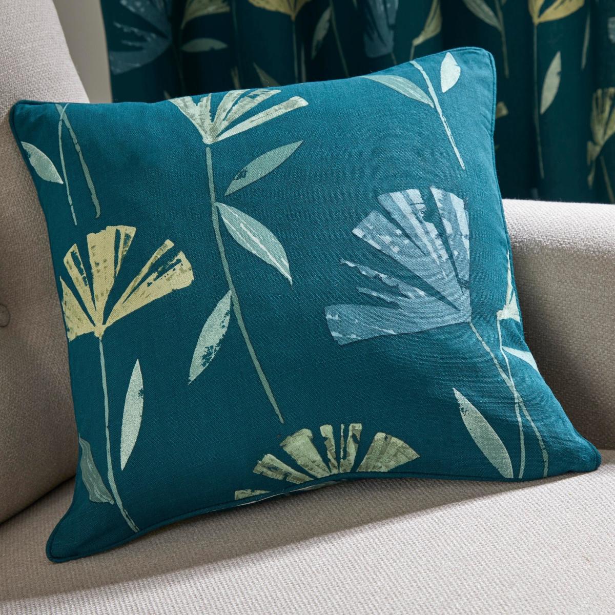 Fusion Dacey Cushion Red – image 2