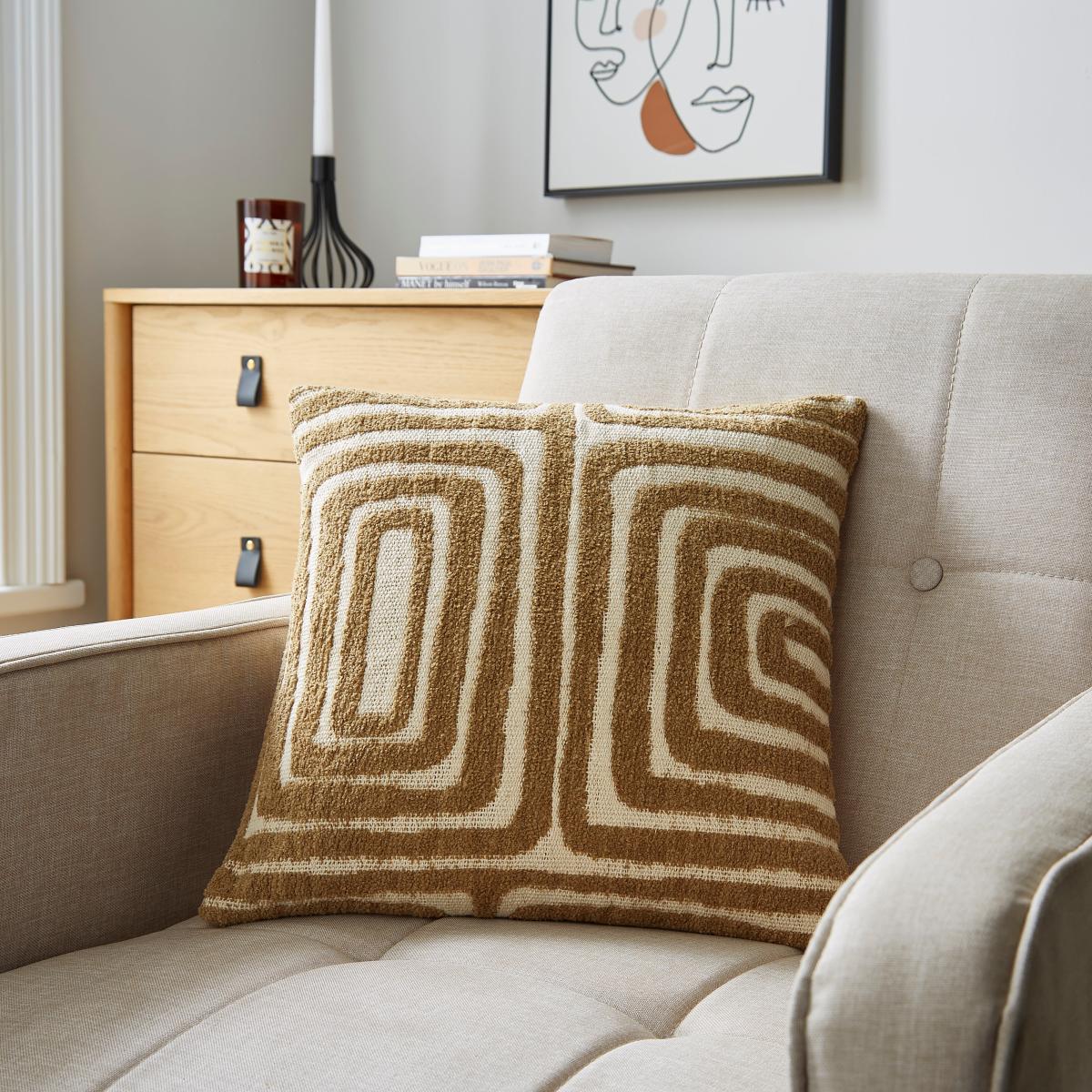 Circular Knit Squares Cushion Brown – image 1
