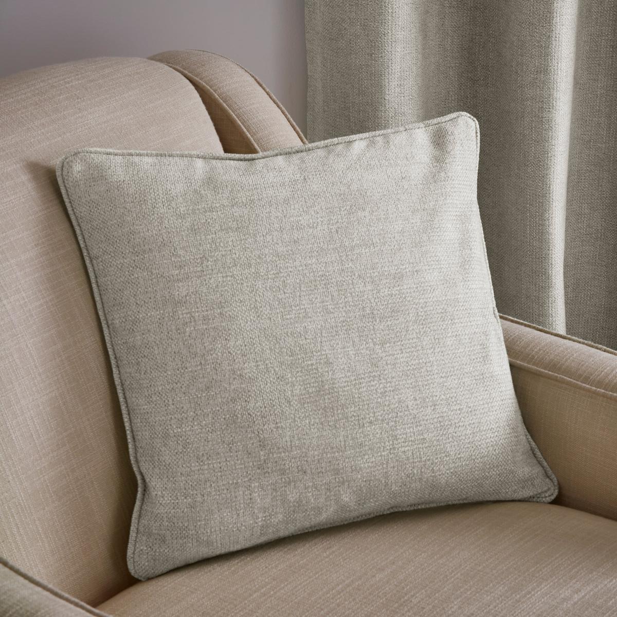 Wynter Cushion Sandstone – image 2