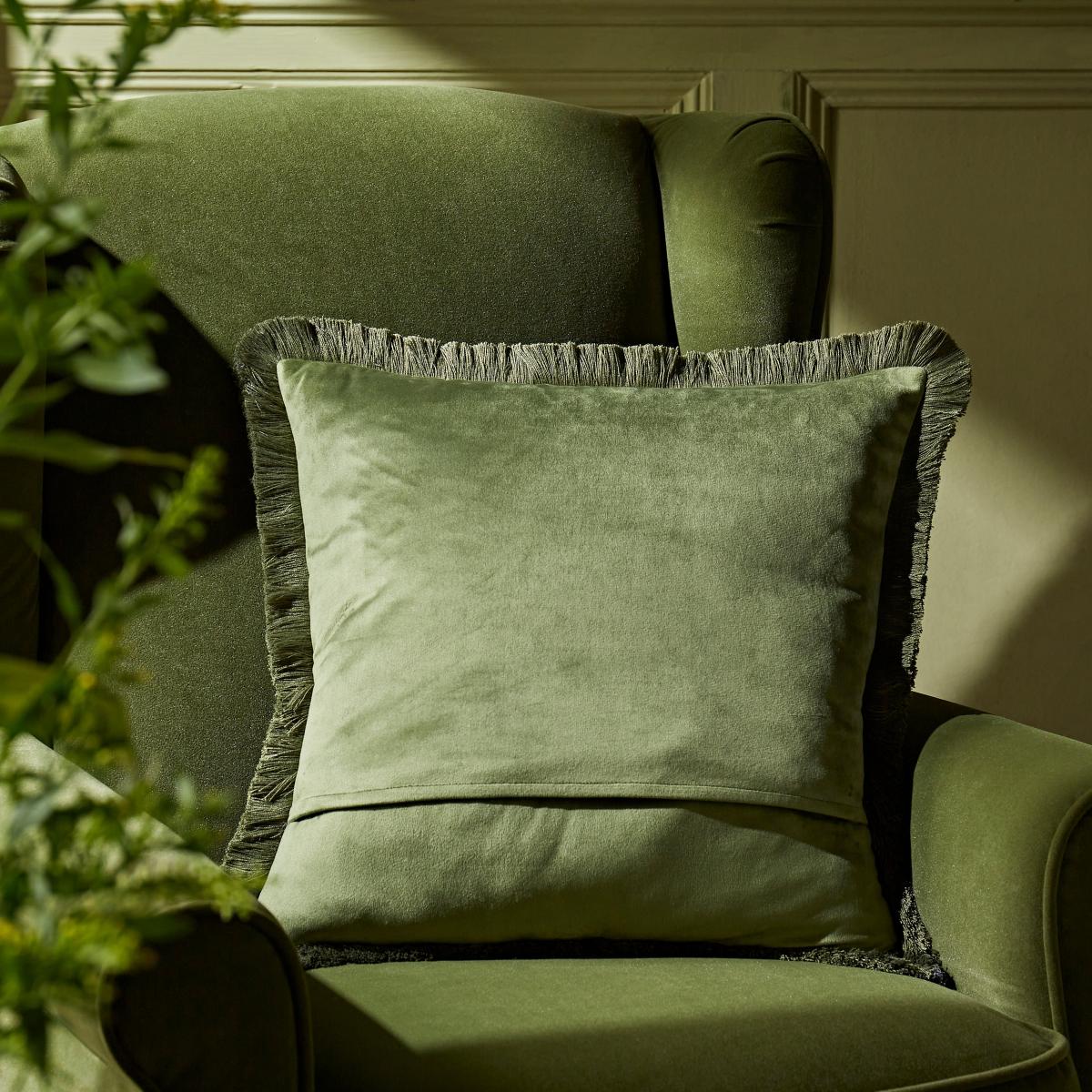 Pelican Cushion Olive – image 2