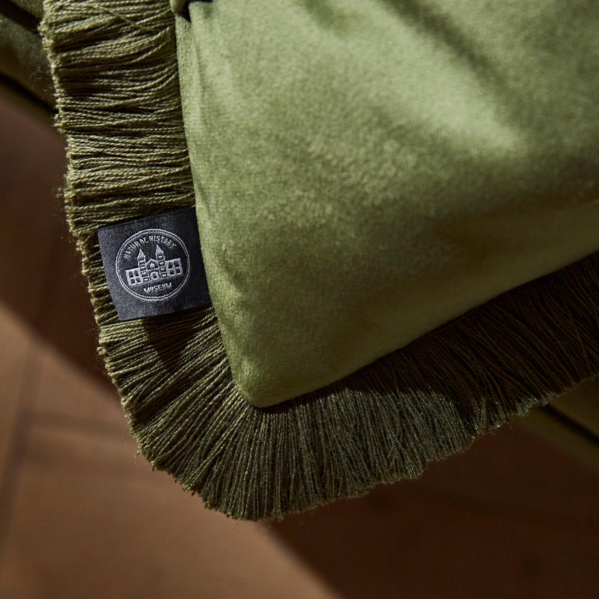 Pelican Cushion Olive – image 4