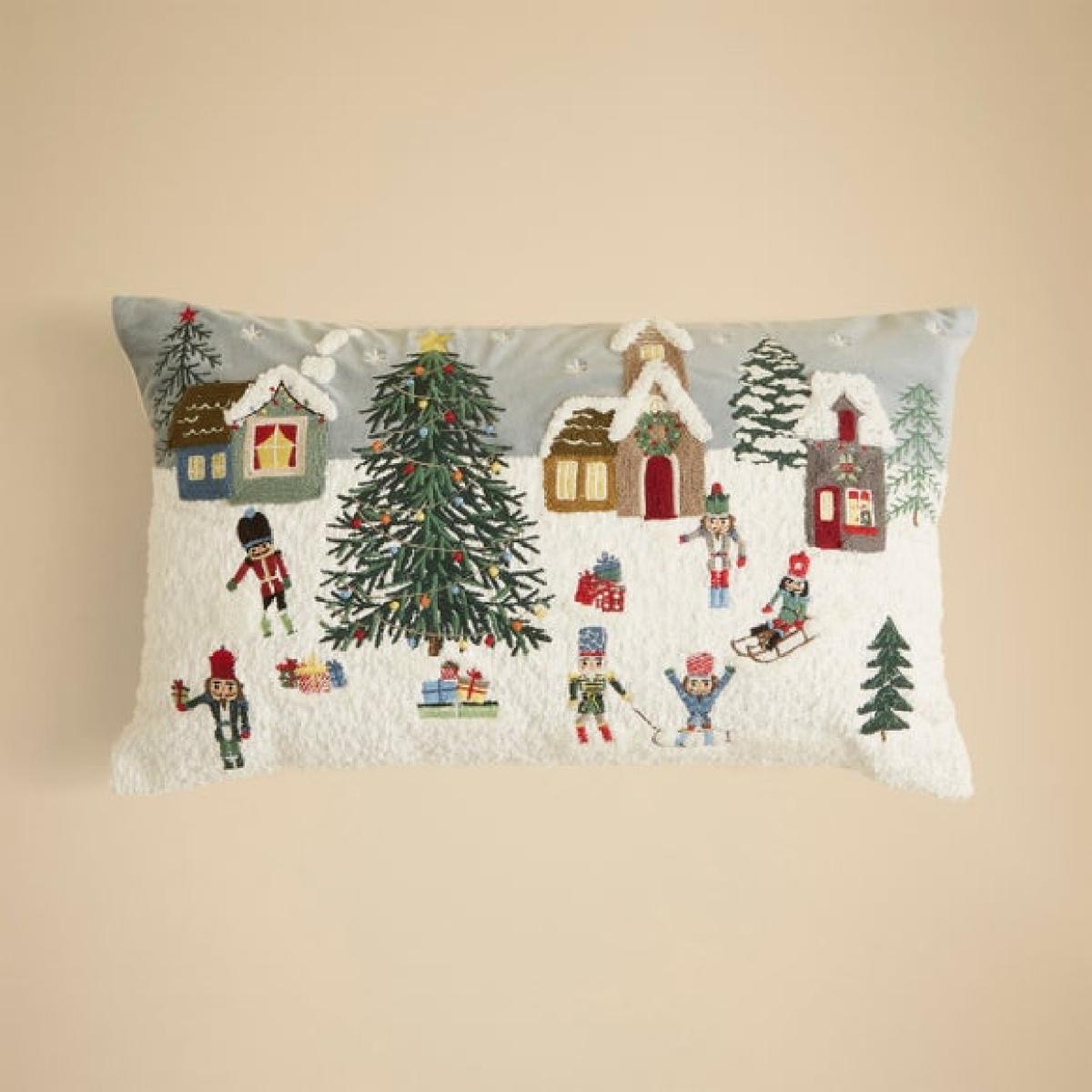 Christmas Scene Rectangle Cushion – image 2
