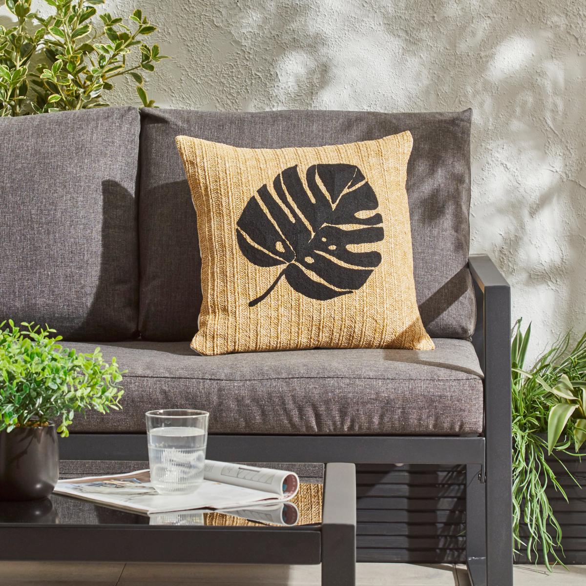 Printed Leaf Raffia Weave Base Cushion Natural – image 1
