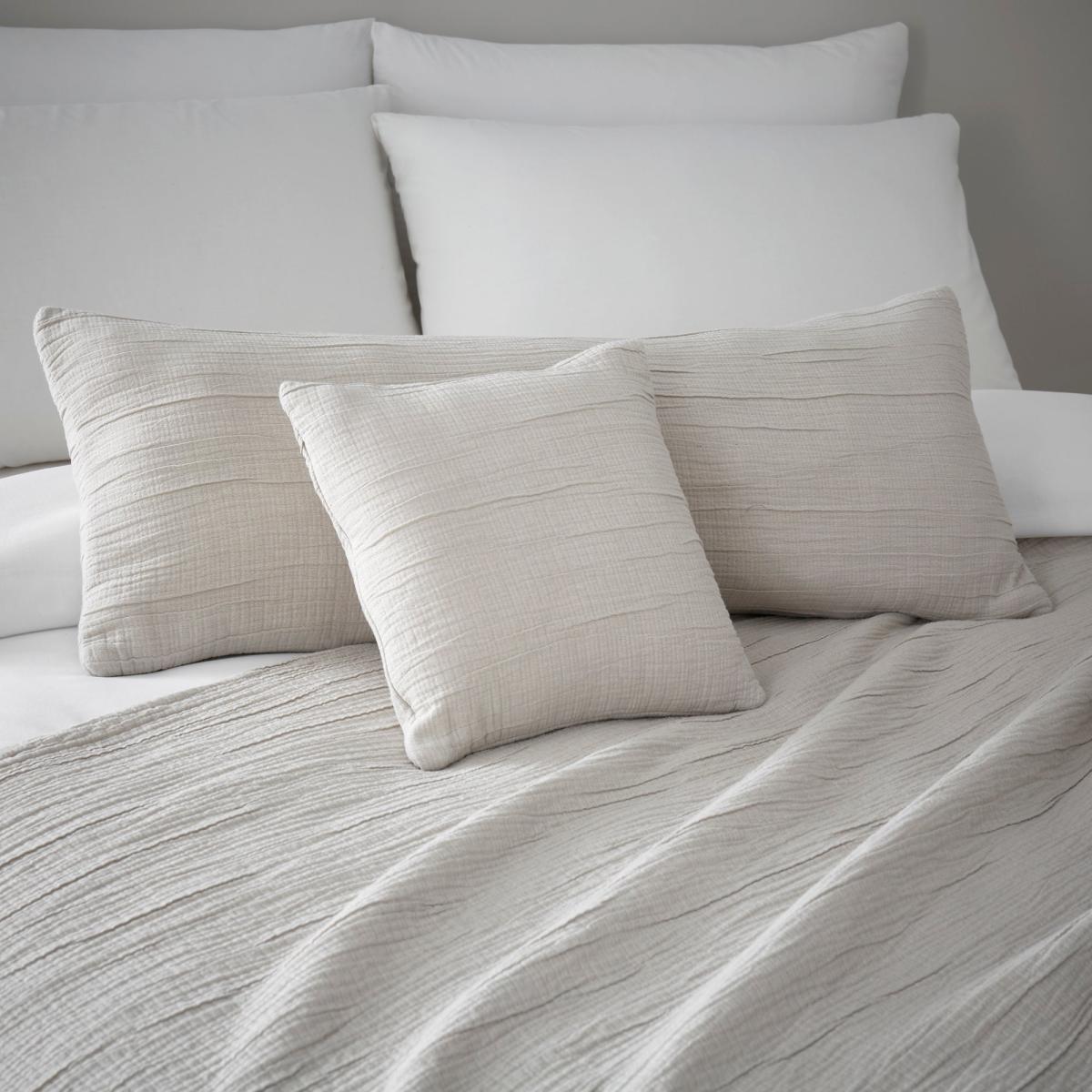 Ragen Cushion Grey – image 2